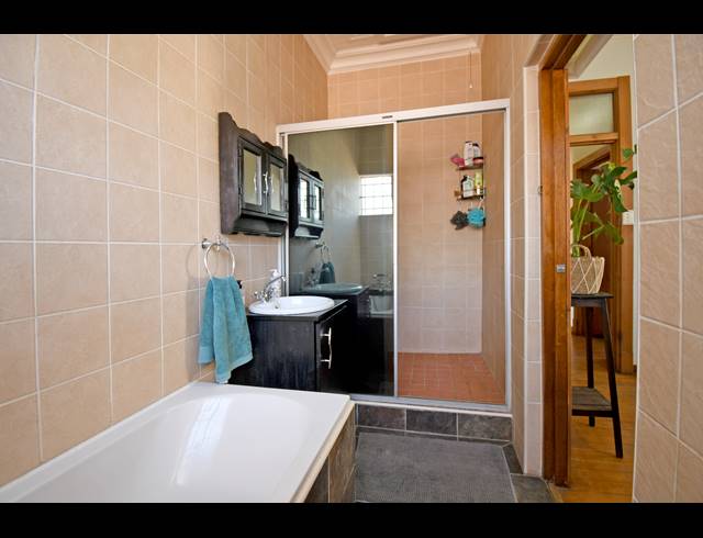 3 BEDROOM HOUSE FOR SALE IN KENSINGTON